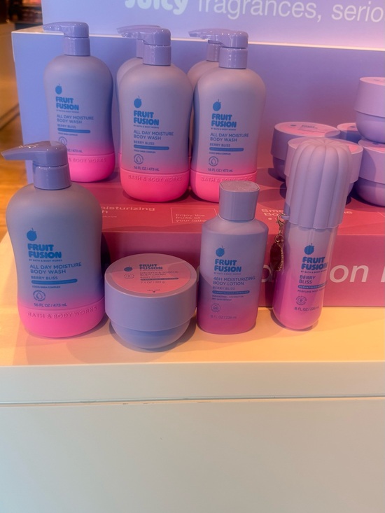 Bath & Body Works Other - Bath & Body Works Fruit Fusion Berry Bliss Body Care Set - Lavender & Pink